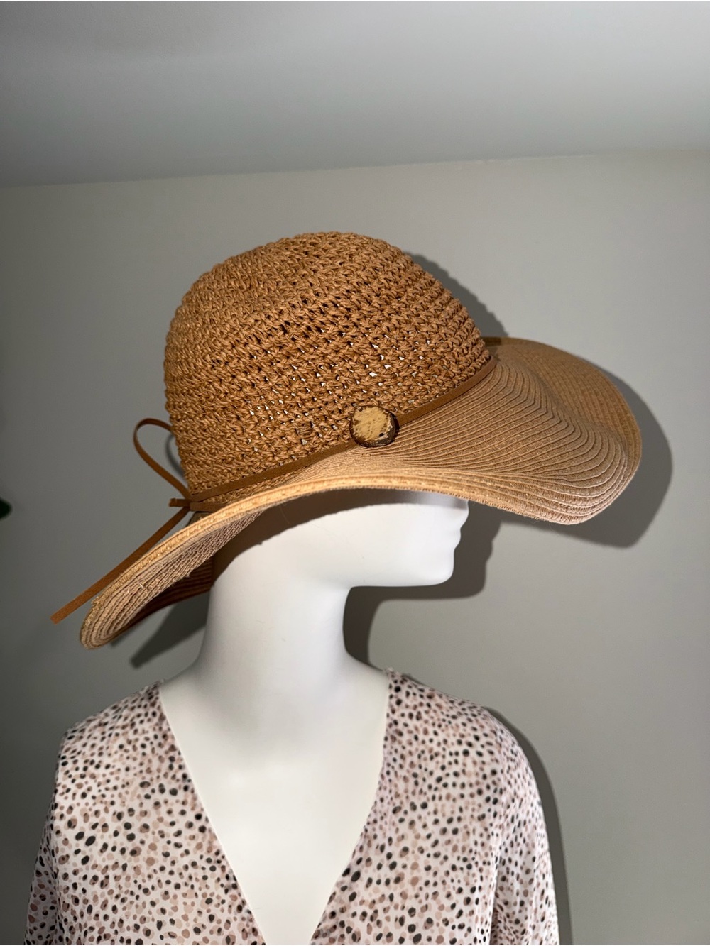 Source Unknown Wide-Brim Straw Sun Hat in Tan